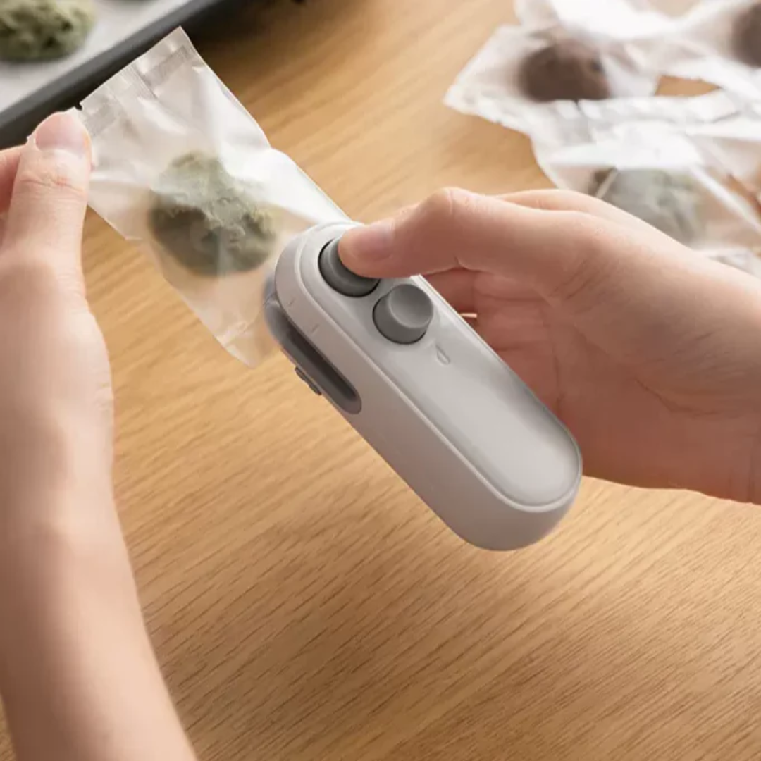 ZipLock Pro: Portable Heat and Vacuum Sealer
