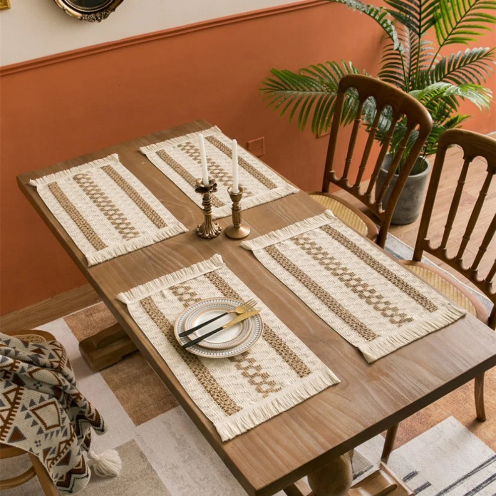 Tessere Boho – 4PCS Handwoven Linen Placemats with Tassels